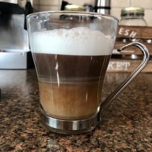 Meet your Posher, Antonia